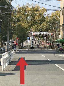 生國魂神社に向かって進みます