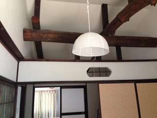大阪の清風ヒーリング整体院の待合の天井